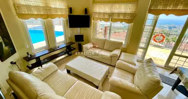 3 room house with furniture, with air conditioning, with sea view in Mahmutlar, Turkey