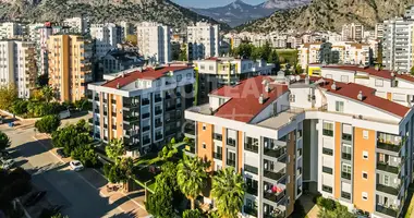 Wohnung 3 zimmer in Konyaalti, Türkei