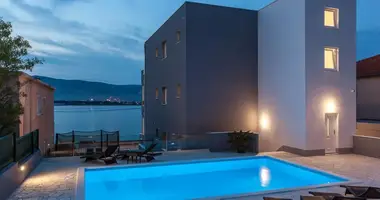 Villa 10 bedrooms in All countries