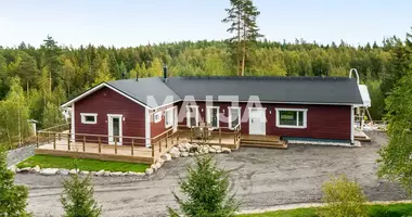 Villa 4 bedrooms in good condition, with Household appliances, with Fridge in Lahden seutukunta, Finland