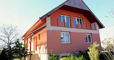 Haus 5 Zimmer in Gran, Ungarn
