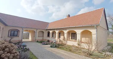 Casa 5 habitaciones en Alsobogat, Hungría