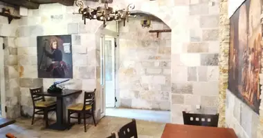 Restaurante, cafetería 173 m² en Petrovac, Montenegro