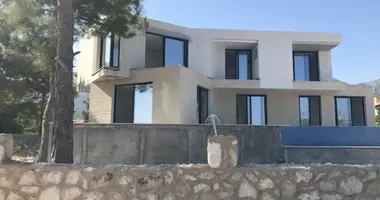 Villa 4 chambres avec Vue sur la mer, avec Terrasse, avec Jardin dans Agios Epiktitos, Chypre du Nord