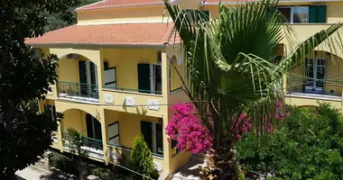 Hotel 660 m² in Kavos, Greece