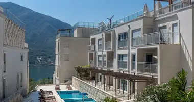 Apartamento 3 habitaciones en Dobrota, Montenegro