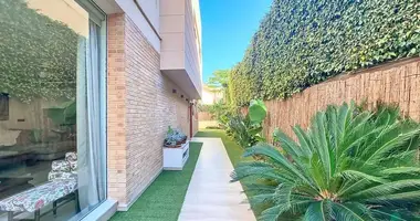 Reihenhaus  mit Balkon, mit Terrasse, mit Schwimmbad in el Campello, Spanien