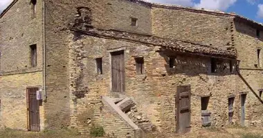 Casa 14 habitaciones en Massa Fermana, Italia