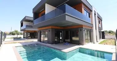 Villa 4 chambres avec Balcon, avec Climatiseur, avec parkovka dans Antalya, Turquie