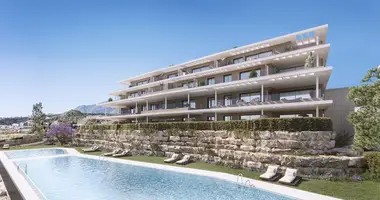 3 bedroom apartment in Estepona, Spain
