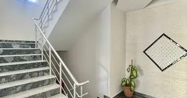 Квартира 4 комнаты в Мезитли, Турция