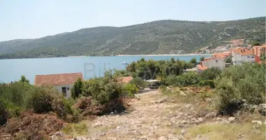 Plot of land in Pozorac, Croatia