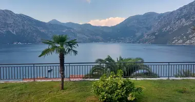 2 bedroom house in Dobrota, Montenegro