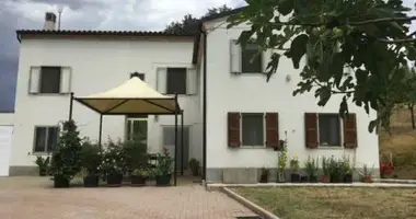 Dom 10 pokojów w Falerone, Włochy