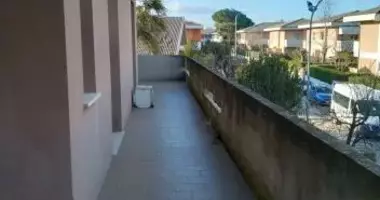 Mieszkanie 5 pokojów w Silvi, Włochy