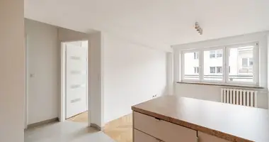 Квартира 2 комнаты в Варшава, Польша