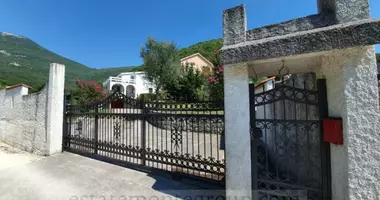 Haus 4 Schlafzimmer in Tivat, Montenegro
