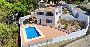 Villa  mit Balkon, mit Terrasse, mit Privatpool in Teulada, Spanien