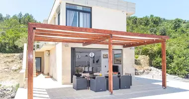 Villa  mit Möbliert, mit Klimaanlage, mit Meerblick in Tivat, Montenegro