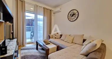 Apartamento 2 habitaciones con aparcamiento, con Vista a la montaña en Budva, Montenegro