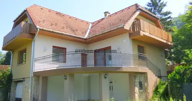 7 room house in Csobanka, Hungary