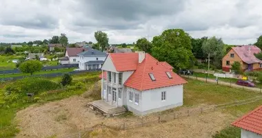 Dom wolnostojący w Navapolski selski Savet, Białoruś