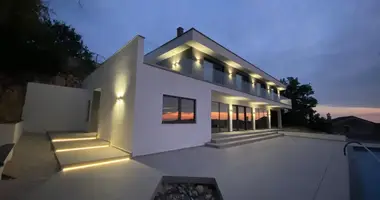 Villa 4 bedrooms in Porec, Croatia