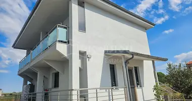 Appartement 4 chambres dans Paralia Dionysiou, Grèce