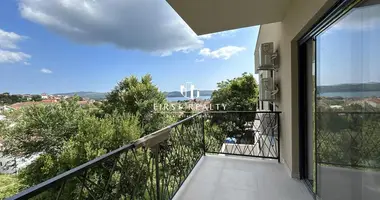 Wohnung 4 Zimmer in Tivat, Montenegro