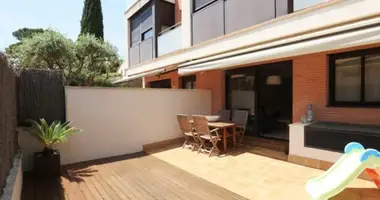 Townhouse 4 bedrooms in Cabrils, Spain