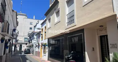 2 bedroom apartment in Estepona, Spain
