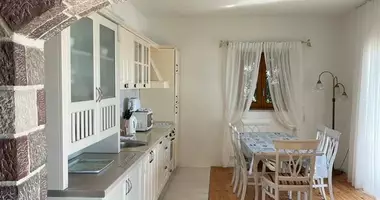 Villa 3 room villa with double glazed windows, with balcony, with furniture in Petrovac, Montenegro