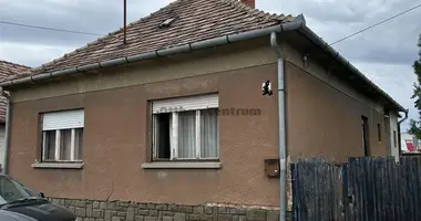 Haus 4 Zimmer in Ungarn
