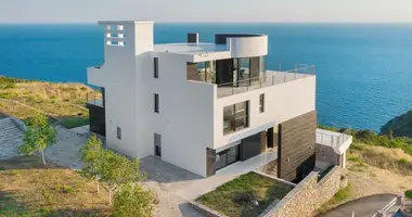 Villa  con Junto al mar en Krimovice, Montenegro