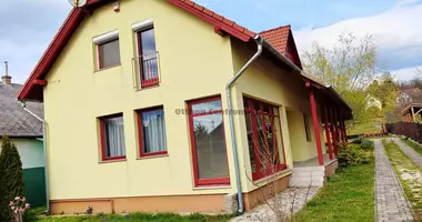 5 room house in Goedoello, Hungary