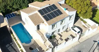 Villa 4 chambres avec parkovka parking, avec Meublesd, avec Terrasse dans Calp, Espagne