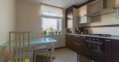 Apartamento 3 habitaciones en Zhdanovichy, Bielorrusia