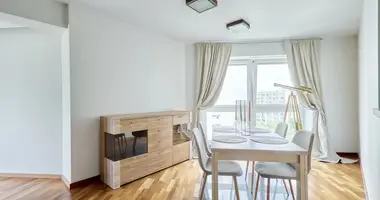 Mieszkanie 2 pokoi w Warszawa, Polska