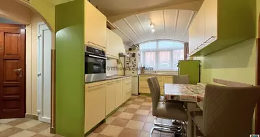 Mieszkanie 3 pokoi w Szekszardi jaras, Węgry