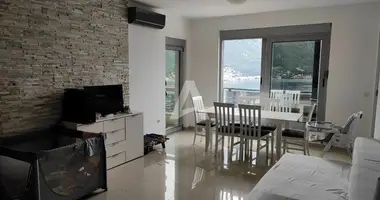 Wohnung 2 Schlafzimmer in Dobrota, Montenegro