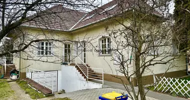 6 room house in Cegled, Hungary