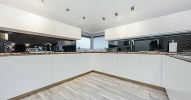 Apartamento 4 habitaciones en Varsovia, Polonia