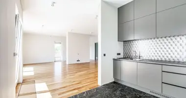 Коммерческое помещение 193 м² в Варшава, Польша