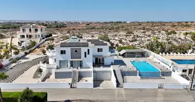 5 bedroom house in Paralimni, Cyprus