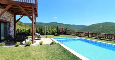 Villa 4 Zimmer mit Balkon, mit Bergblick, mit Parken in Elbeyli, Türkei