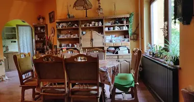 6 room house in Tardos, Hungary