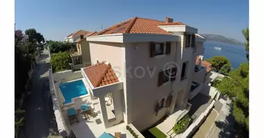 Casa 8 habitaciones en Okrug Gornji, Croacia