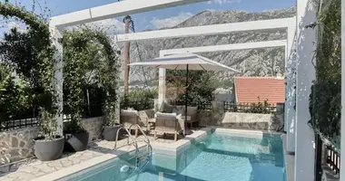 Casa 4 habitaciones en Kotor, Montenegro