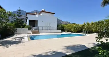 Villa 3 chambres avec parkovka parking, avec Meublesd, avec Vue sur la mer dans Kyrenia, Chypre du Nord