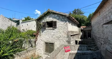 Casa 5 habitaciones en Lustica, Montenegro